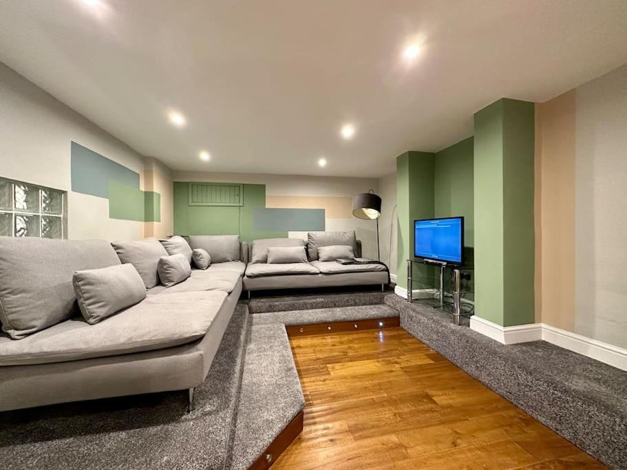 Stunning 5 Bed House In Chapel Allerton, Sleeps 9 ليدز المظهر الخارجي الصورة