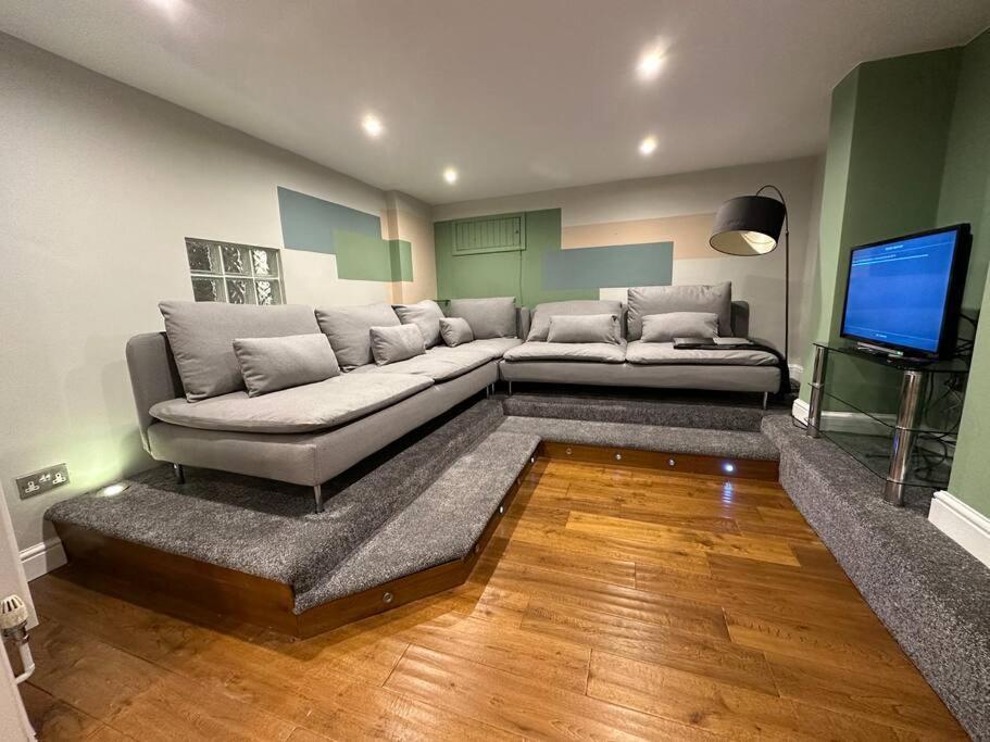 Stunning 5 Bed House In Chapel Allerton, Sleeps 9 ليدز المظهر الخارجي الصورة