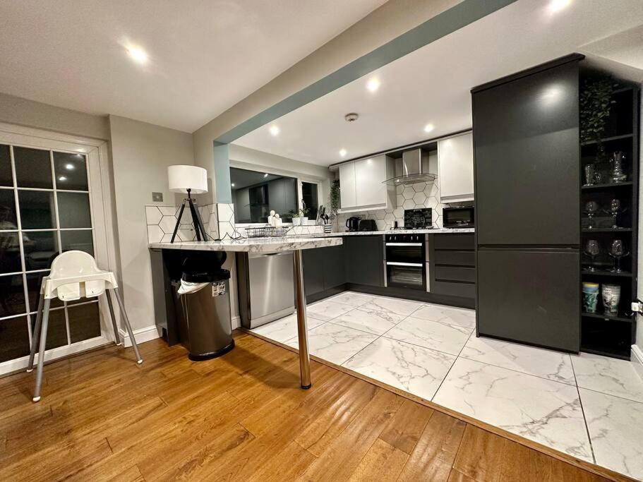 Stunning 5 Bed House In Chapel Allerton, Sleeps 9 ليدز المظهر الخارجي الصورة
